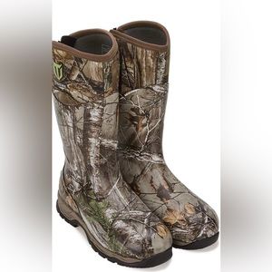 Men’s Camouflage Rubber Mossy Oak Tidewe Insulated Boots.  Great condition.